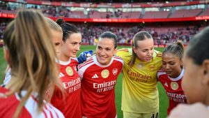 Codi-in-the-huddle_k3gnf3be.jpg