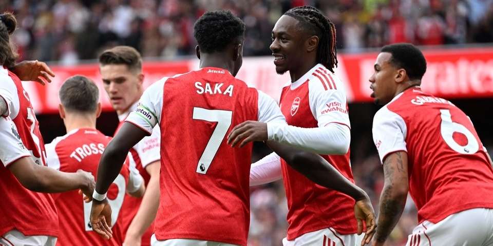 053.jpg