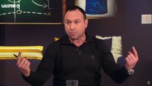 Jason-Cundy-demonstrates-Chelseas-lack-of-depth-out-wide.jpg