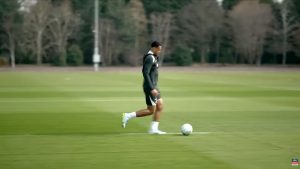 Levi-Colwill-in-Chelsea-training.jpg