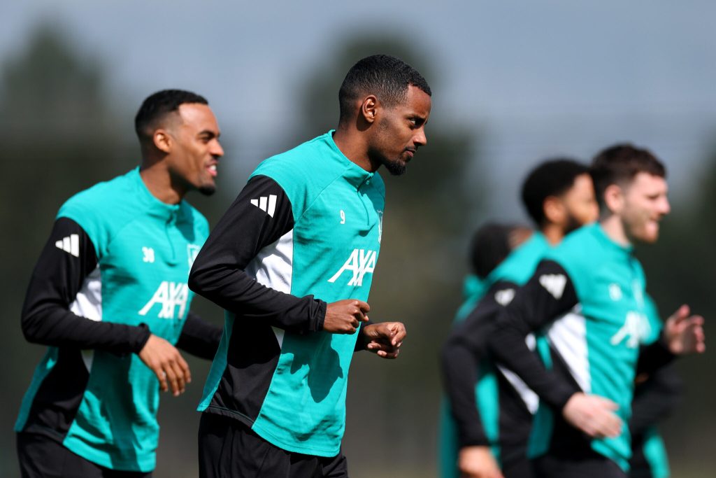 Liverpool-team-news-Isak-back-in-training-ahead-of-Chelsea-scaled.jpg