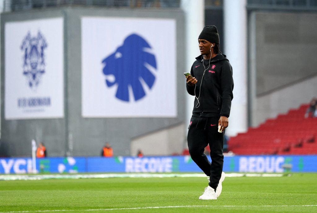Shim-Mheuka-prepares-for-his-senior-Chelsea-debut.jpg