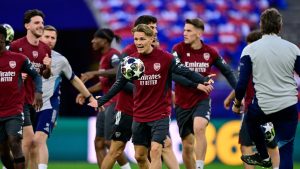 arsenals-norwegian-midfielder-martin-odegaard-reacts-during-a-md-1-training-session-at-the_ybor4cus.jpeg