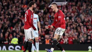 bruno-fernandes-benjamin-sesko-manchester-united-v-brentford-premier-league-6.jpg