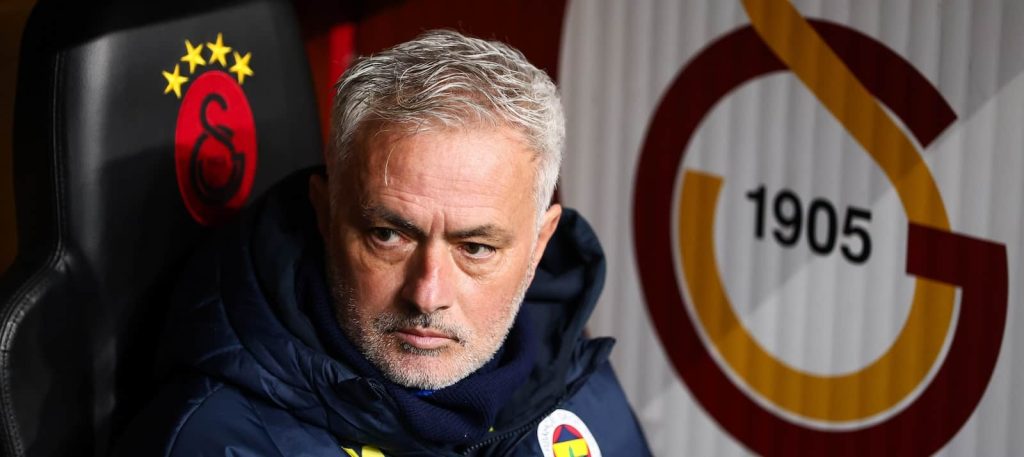 jose-mourinho-galatasaray-v-fenerbahce-turkish-super-league-min.jpg