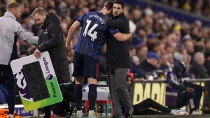 leeds-england-viktor-gyoekeres-of-arsenal-embraces-with-mikel-arteta-manager-of-arsenal-as-he_zkq9zs.jpeg