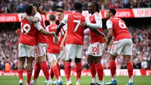 london-england-bukayo-saka-and-eberechi-eze-of-arsenal-celebrate-their-teams-first-goal_ebymbq1m.jpe