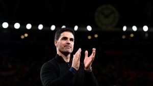 london-england-mikel-arteta-manager-of-arsenal-applauds-the-fans-after-the-teams-victory-in_ohzvawt8.jpeg