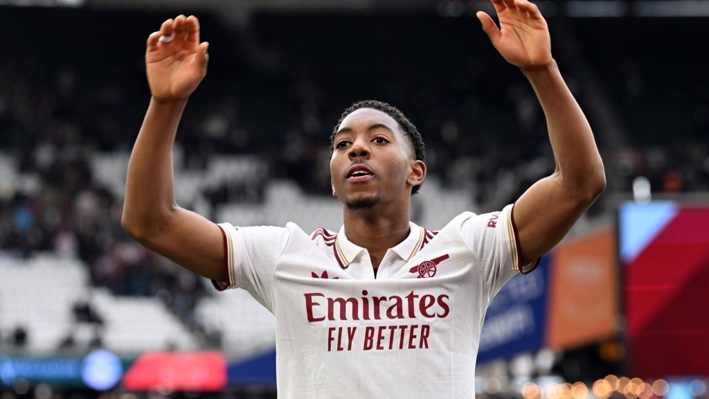 london-england-myles-lewis-skelly-of-arsenal-celebrates-as-he-acknowledges-the-fans-after-the_nqevyu.jpeg