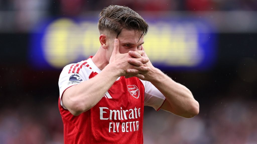 london-england-viktor-gyoekeres-of-arsenal-celebrates-scoring-his-teams-third-goal-during-the_to795z.jpeg