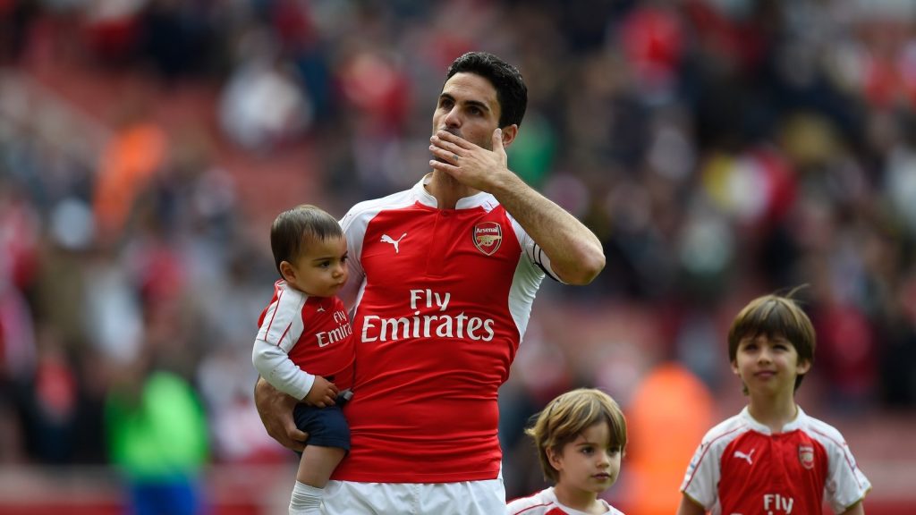 london-united-kingdom-mikel-arteta-of-arsenal-applauds-supporters-after-the-barclays-premier_n8672ix.jpeg