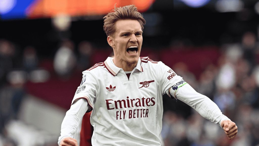 odegaard-celeb-west-ham_ofjrworj.png