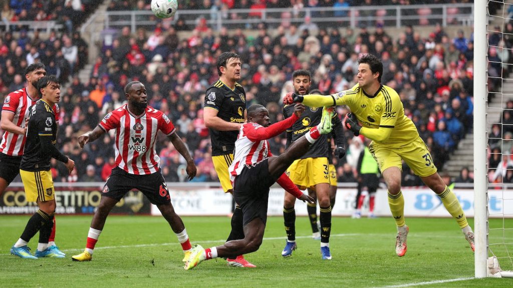 senne-lammens-harry-maguire-brobbey-sunderland-v-manchester-united-premier-league.jpg