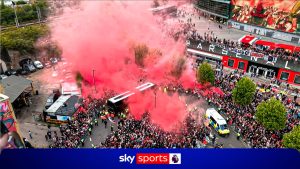 skysports-arsenal-bus-fans_7252493.jpg