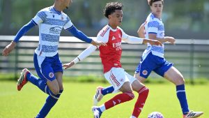 wokingham-england-kyran-thompson-of-arsenal-during-the-premier-league-u18-match-between_ve0ntqcm.jpe
