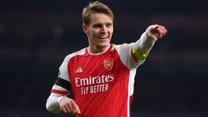 london-england-martin-odegaard-of-arsenal-celebrates-after-scoring-the-teams-fifth-goal_tt9yrh8o.jpe