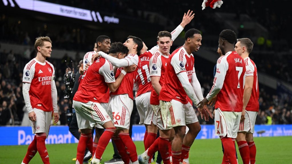 london-england-the-players-of-arsenal-celebrate-as-they-show-their-appreciation-to-the-fans_mawwf7xm.jpeg