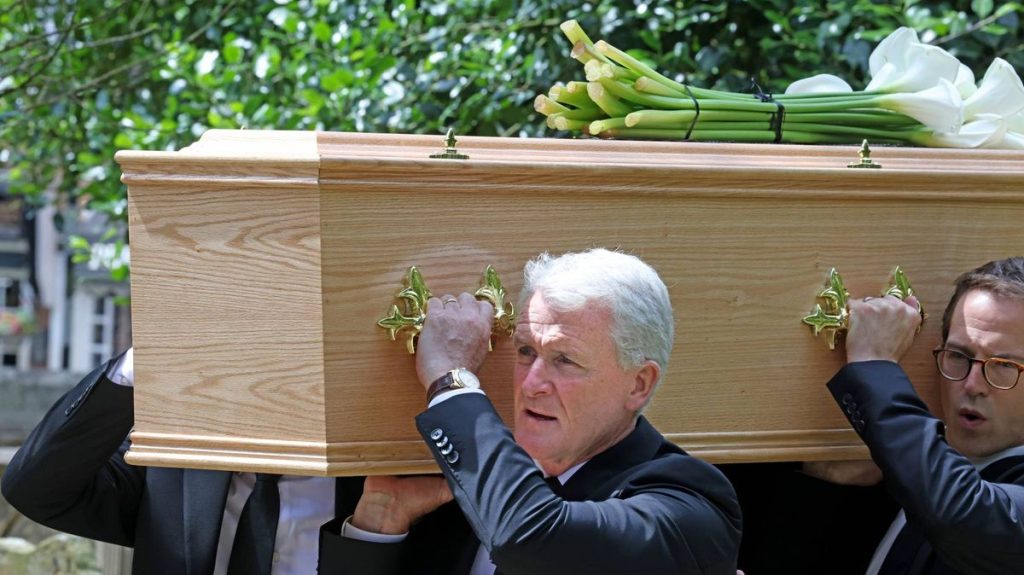 0_JRP_MEN_070726_funeral_014JPG.jpg