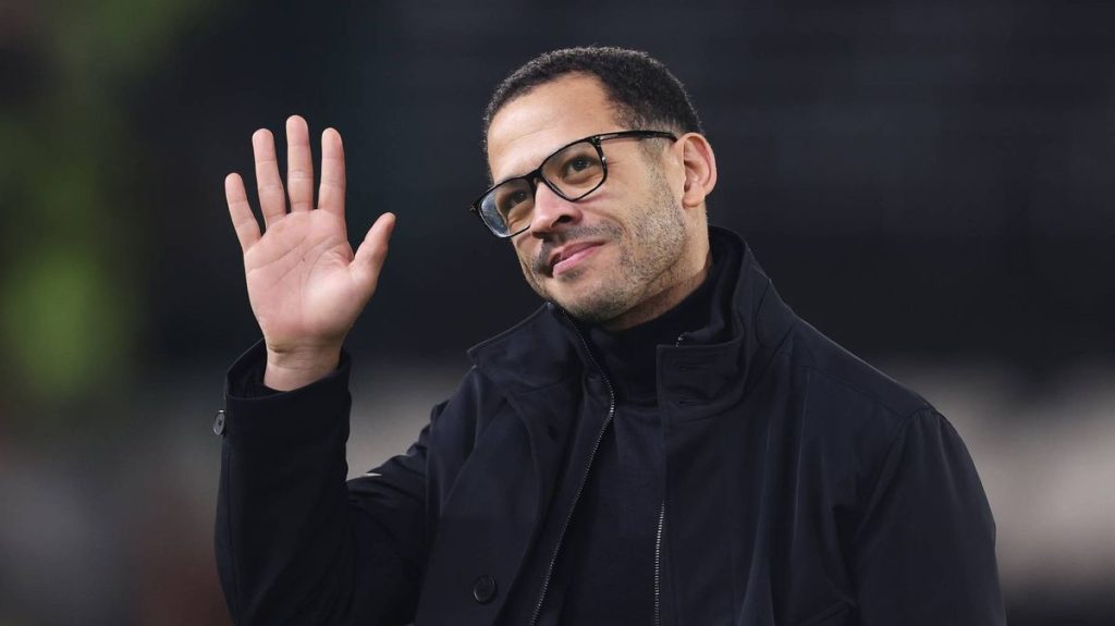 4_FILE-Chelsea-Sack-Coach-Liam-Rosenior.jpg