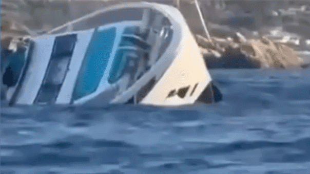 boatsinks.gif