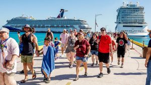 cruise-passengers-mexico.jpg