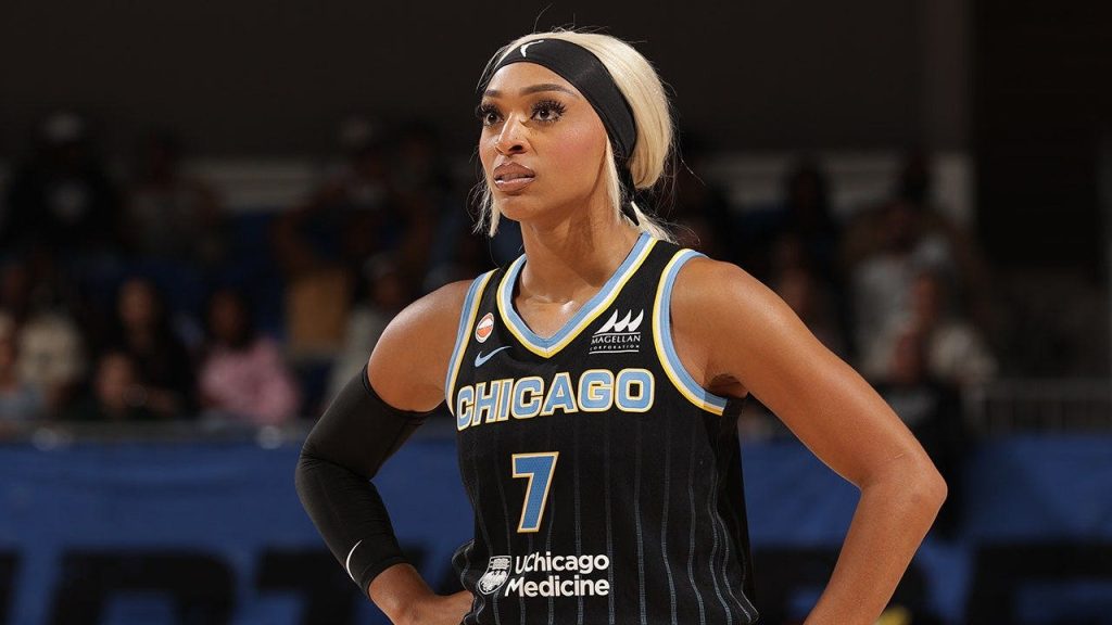 dijonai-carrington-chicago-sky.jpg