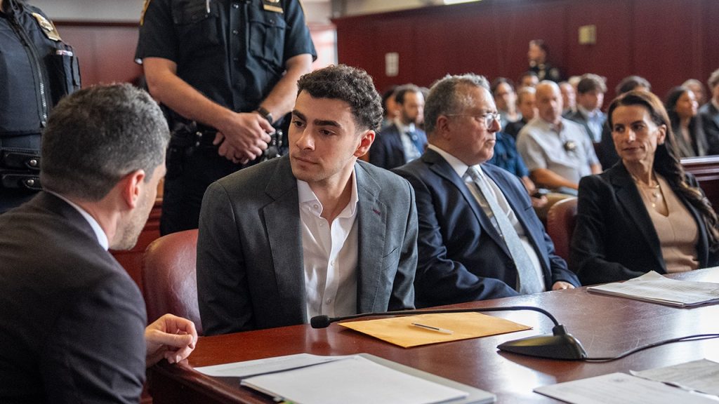 luigi-mangione-court-unitedhealthcare-ceo-murder-fox-news_009.jpg