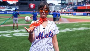 milana-vayntrub-mets-first-pitch.jpg