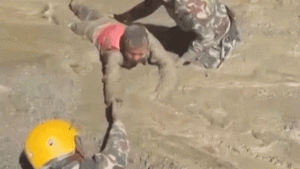 mud-drag-rescue-fox-news-001.gif