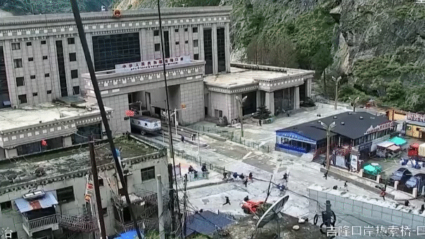 mudslides_tibet_china_nepal.gif