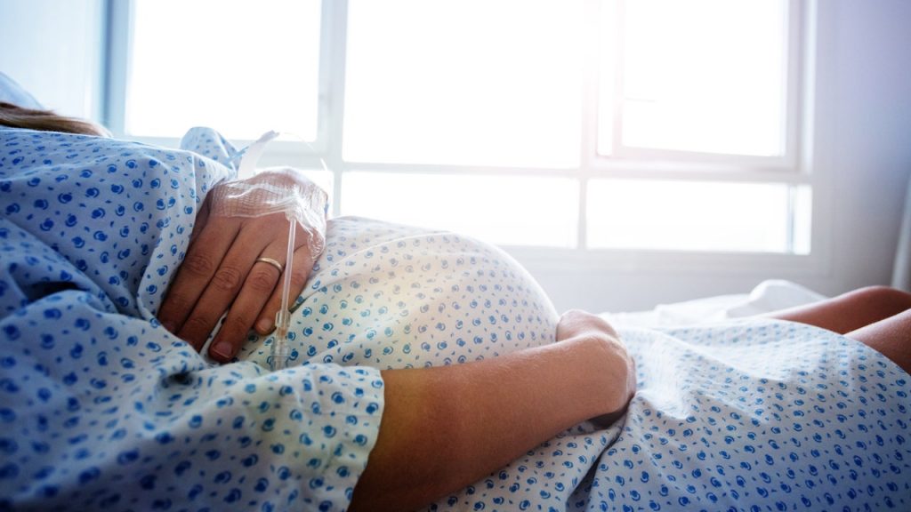 pregnant-woman-hospital.jpg