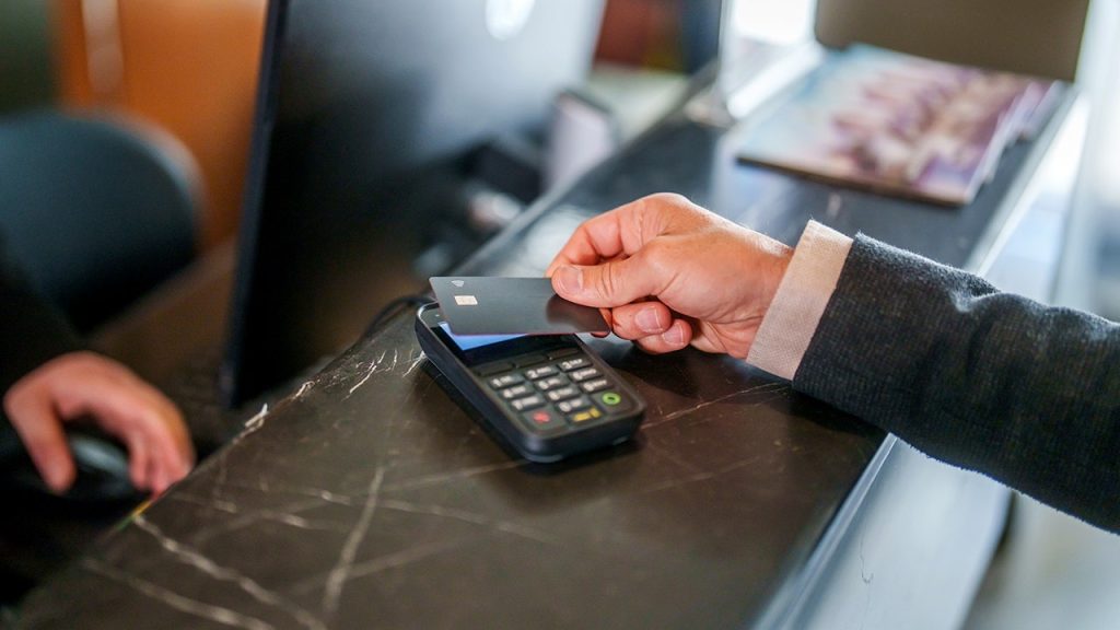 travel-tech-safety-tips-3.jpg