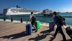 visitors-cruise-ships-doha-qatar.jpg